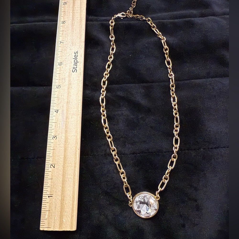 Elegant Gold Chain Necklace with Crystal Pendant
